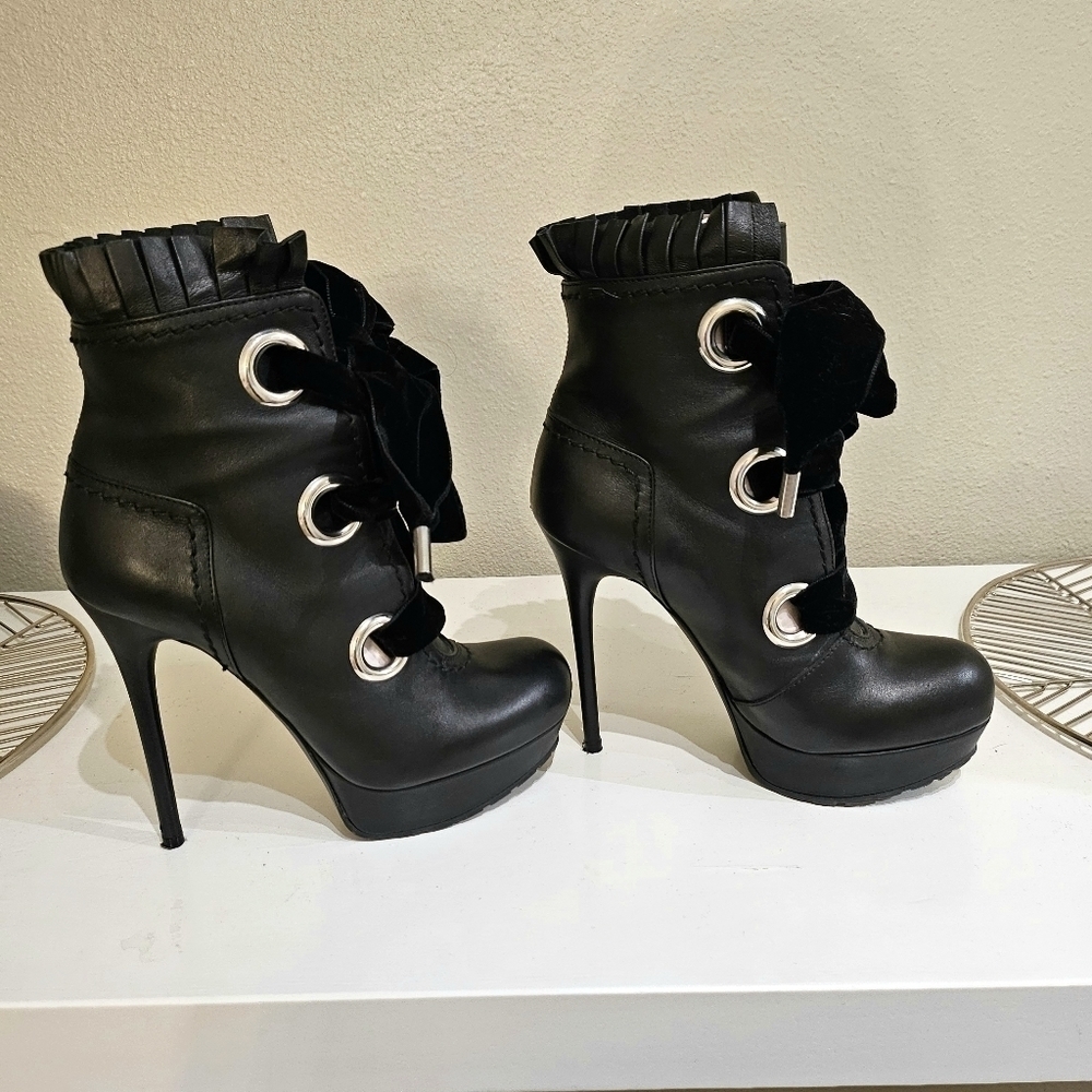 Alexander McQueen | Lace-Up Platform Boots - Picture 5 of 9